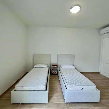 Villetta Con Piscina Privata Budoniaffitti Schifoni